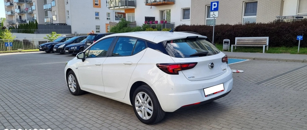 Opel Astra cena 44900 przebieg: 118000, rok produkcji 2019 z Gdańsk małe 154